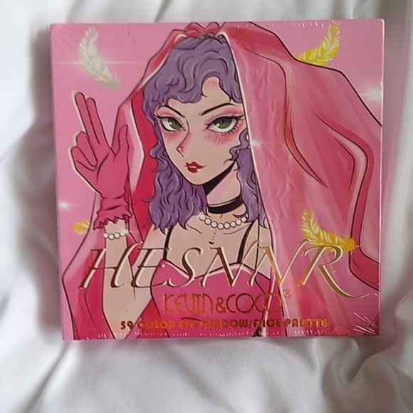 Kevin and Coco Makeup Palette - Picture 6 of 7